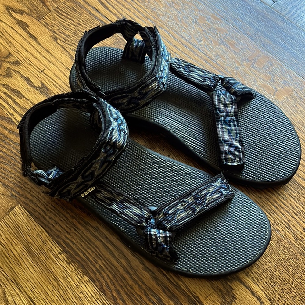 EUC Mens Teva Hurricane Hiking Sandals Black/Blue/Tan Size 8